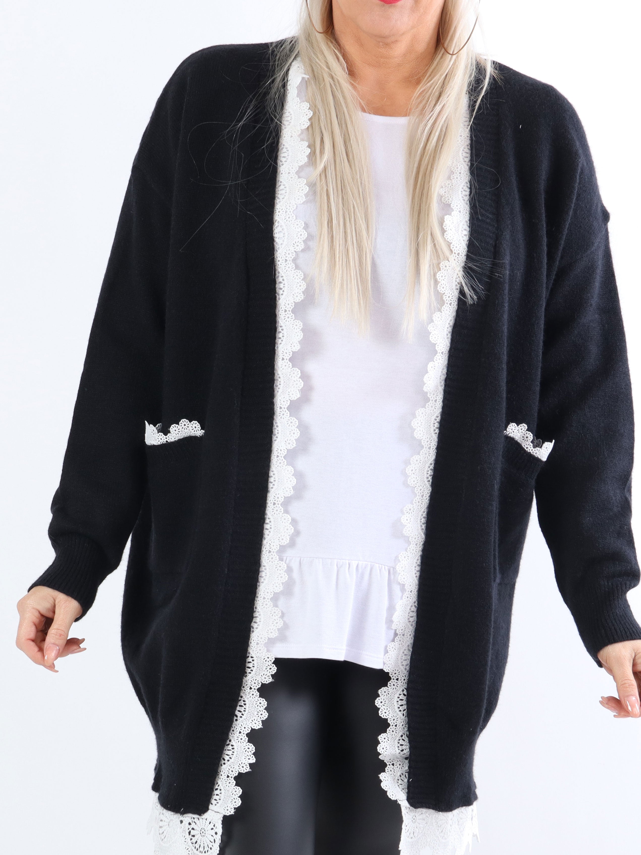 Rosie - Feminin plus size stickad kofta med vit spets - Green